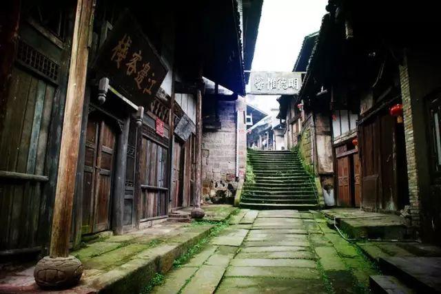 栋三尺新作|国贤府:墨舞朱华,唐韵奢雅